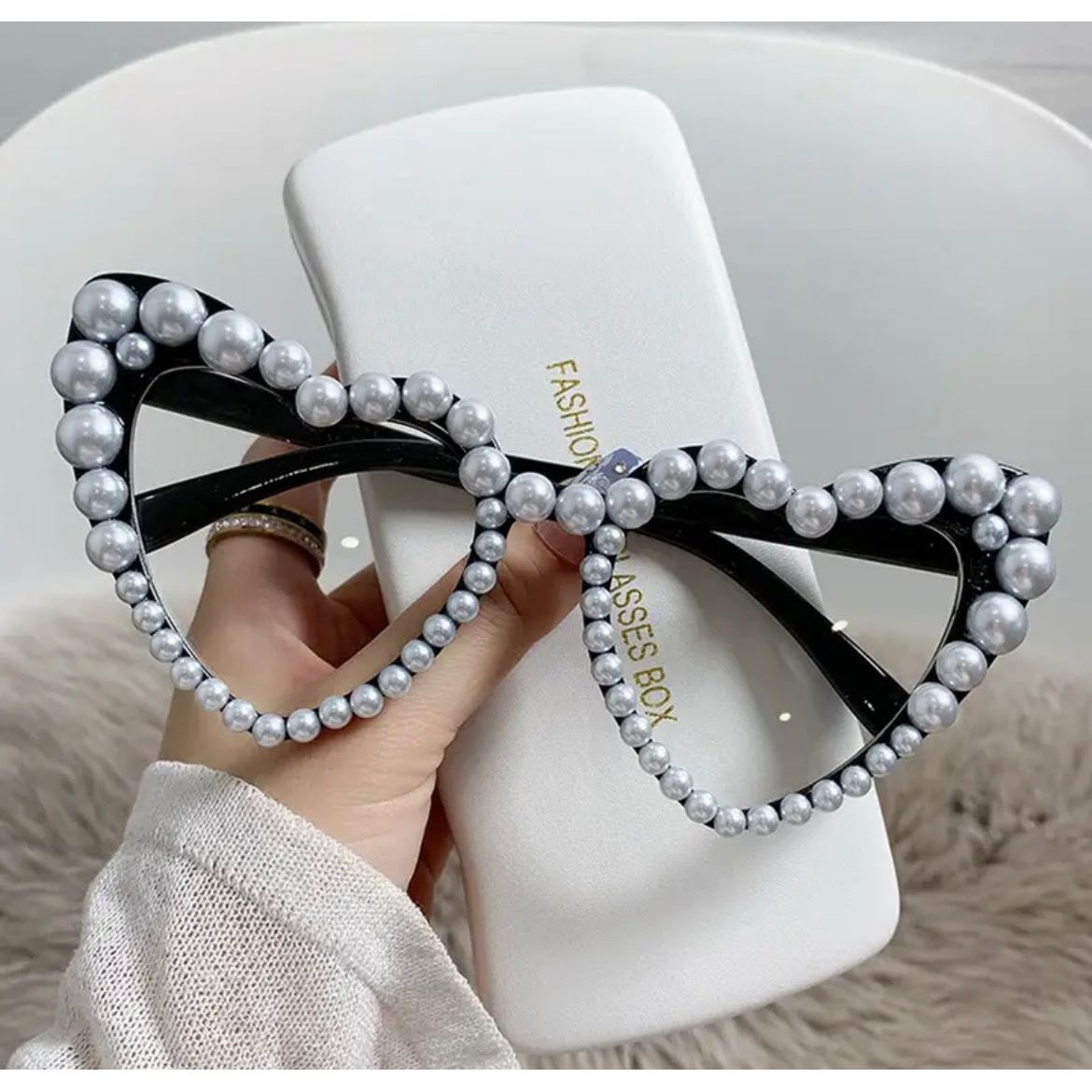 Pearly Heart Shades