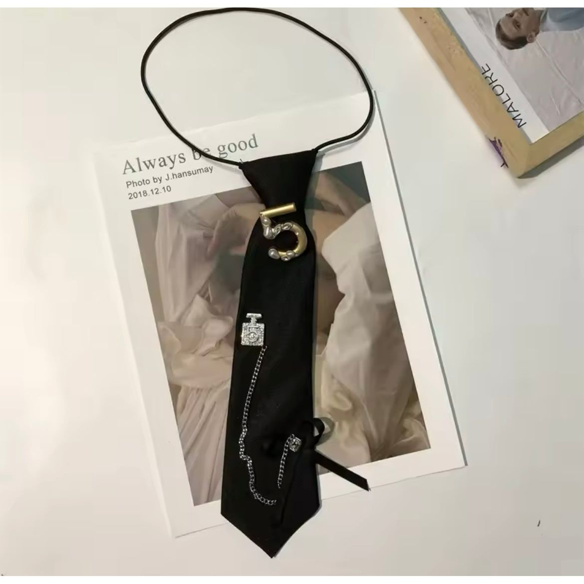 No 5 tie