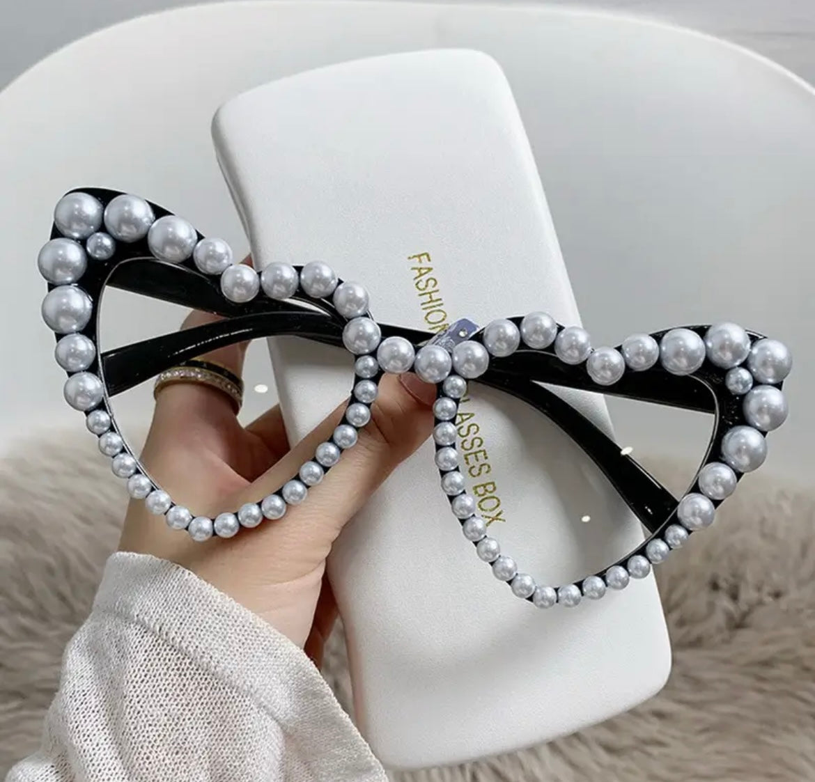 Pearly Heart Shades