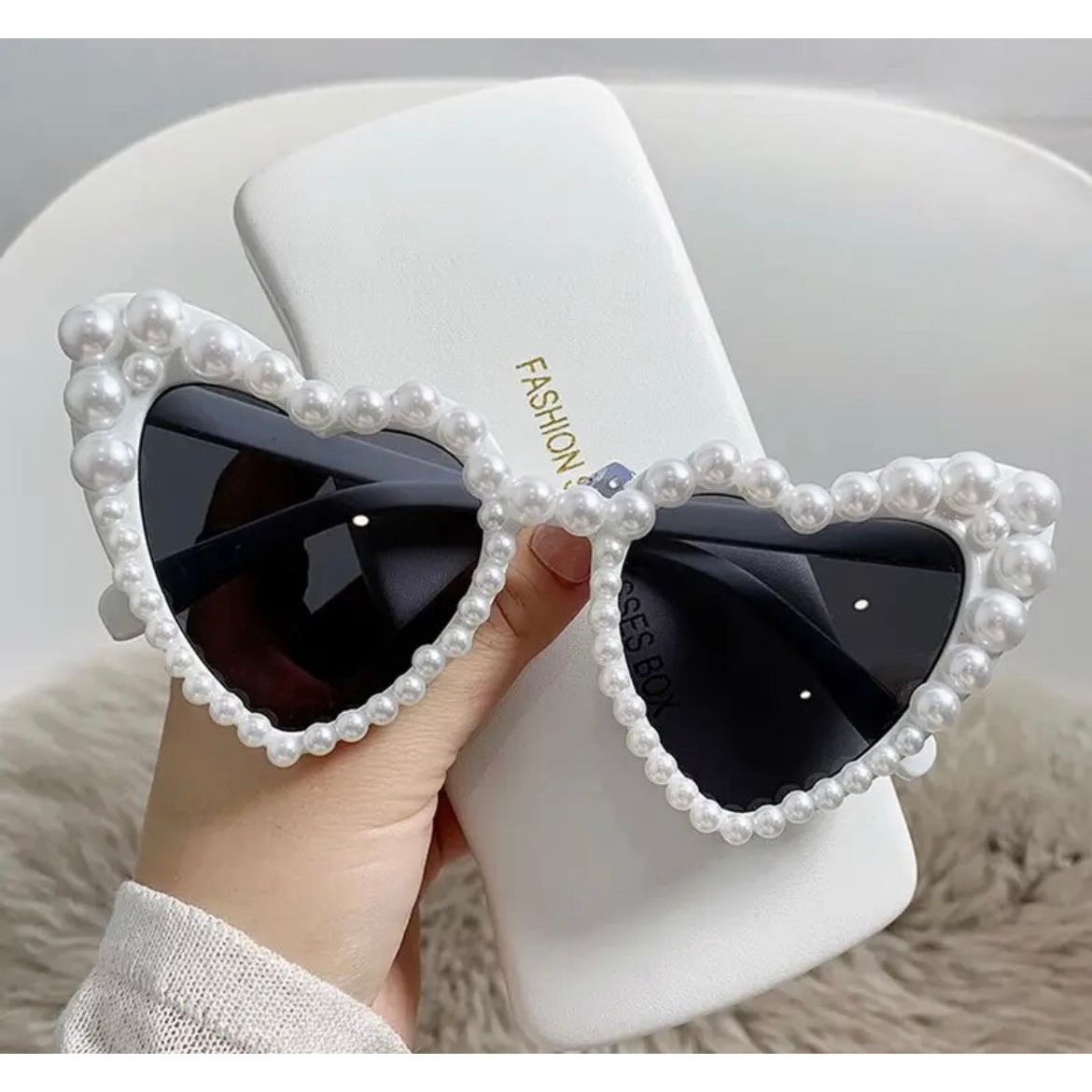 Pearly Heart Shades